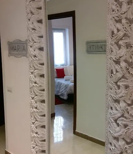 The Pope At The Window Tatil Evi